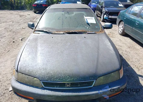 1997 Honda Accord z USA, uszkodzony, nr VIN 1HGCB5635VA037872